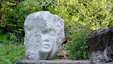 Skulptura is marmuro